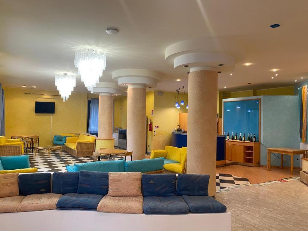 Hotel Silvi ซิลวี มารีน่า ภายนอก รูปภาพ