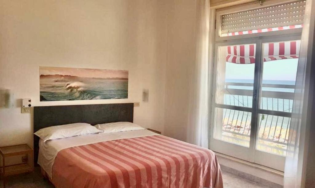Hotel Silvi ซิลวี มารีน่า ภายนอก รูปภาพ